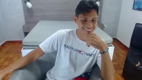 Snapshot of wiltom_ chatting on 6, 11, 2025 Wiltom online show from 6, 11, 2025