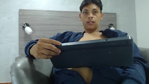 Snapshot of wiltom_ chatting on 11, 11, 2025 Wiltom online show from 11, 11, 2025