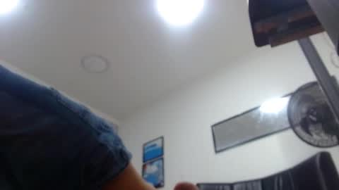 Snapshot of wiltom_ chatting on 12, 11, 2025 Wiltom online show from 12, 11, 2025