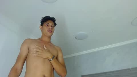 Snapshot of wiltom_ chatting on 13, 11, 2025 Wiltom online show from 13, 11, 2025