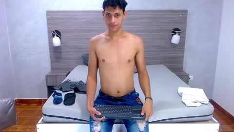 Snapshot of wiltom_ chatting on 15, 11, 2025 Wiltom online show from 15, 11, 2025