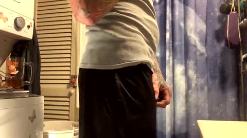 Snapshot of wiltryanything2x chatting on 4, 10, 2025 Will online show from 4, 10, 2025