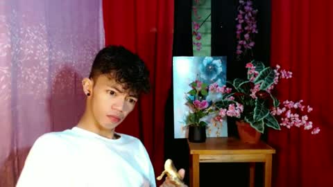 Snapshot of win_boy chatting on 4, 8, 2026 win_boy online show from 4, 8, 2026