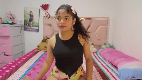 Snapshot of winnifer_gonzalez chatting on 18, 4, 2026 Winnifer Gonzalez online show from 18, 4, 2026