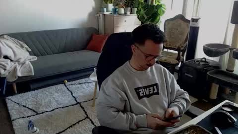 cream36 online show from 5, 12, 2025