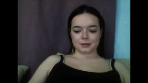 Snapshot of winter__white_rose chatting on 5, 2, 2025 Emma online show from 5, 2, 2025