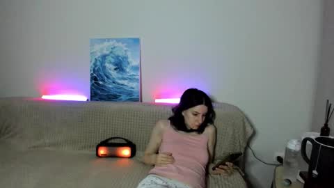 Snapshot of winter_moonl chatting on 1, 12, 2025 Vika online show from 1, 12, 2025