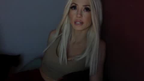 Snapshot of wishgoddes chatting on 6, 11, 2025 WishGoddes online show from 6, 11, 2025