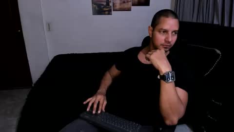 Snapshot of wncmodels chatting on 22, 11, 2025 Magnus Dark independent model online show from 22, 11, 2025