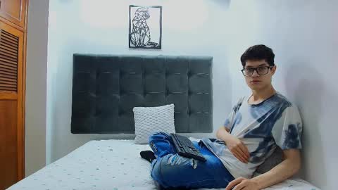  W O L F  online show from 10, 2, 2025