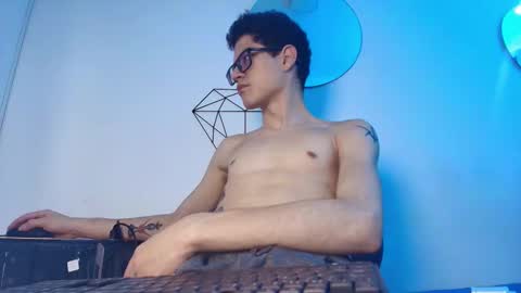  W O L F  online show from 21, 10, 2025