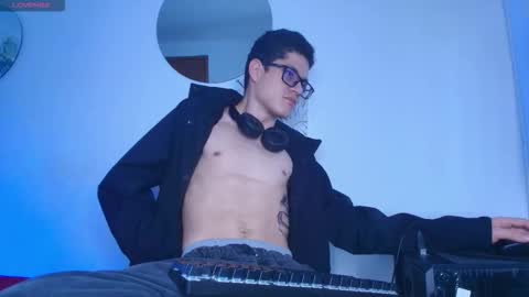  W O L F  online show from 6, 3, 2026