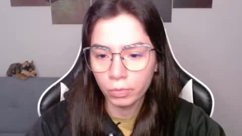 Snapshot of wolfs_daughter chatting on 31, 5, 2026 Alex online show from 31, 5, 2026