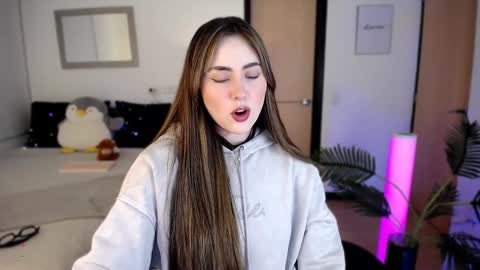   online show from 4, 12, 2024