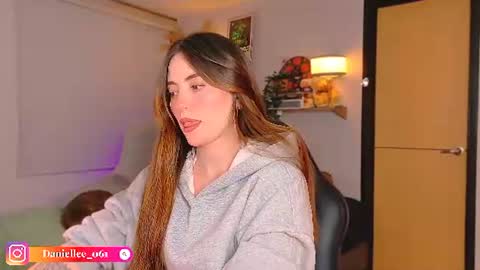 Snapshot of wolfsfoster chatting on 22, 7, 2026 online show from 22, 7, 2026