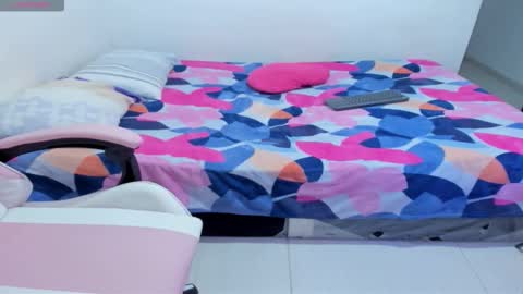 Snapshot of woman_rosse chatting on 16, 12, 2025 woman_rosse online show from 16, 12, 2025