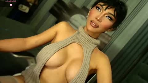 Snapshot of womanofyourdesire_ts chatting on 14, 6, 2026 Julia online show from 14, 6, 2026