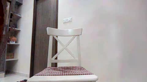 womb_raider_1 online show from 13, 12, 2024