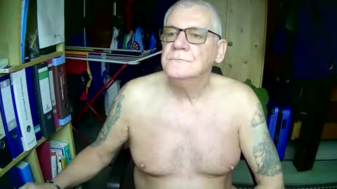 Always Horny online show from 18, 12, 2025