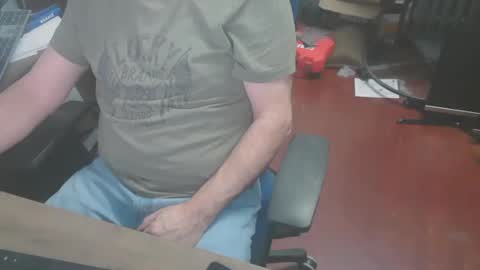 Snapshot of woodworker6473 chatting on 20, 1, 2025 woodworker6473 online show from 20, 1, 2025