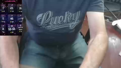 Snapshot of woodworker6473 chatting on 10, 9, 2025 woodworker6473 online show from 10, 9, 2025