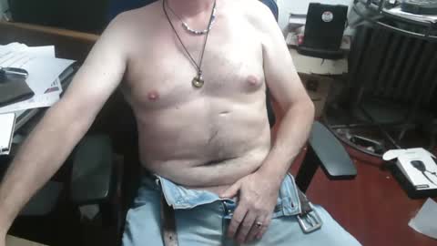 Snapshot of woodworker6473 chatting on 21, 9, 2025 woodworker6473 online show from 21, 9, 2025