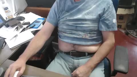 Snapshot of woodworker6473 chatting on 12, 11, 2025 woodworker6473 online show from 12, 11, 2025