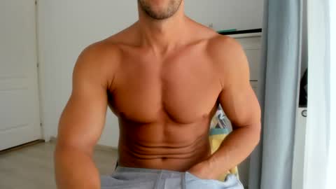 Snapshot of woolfiie chatting on 15, 7, 2026 Wolfie online show from 15, 7, 2026