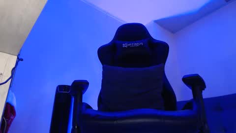 Snapshot of woondeer17 chatting on 13, 12, 2025 Woondeer online show from 13, 12, 2025