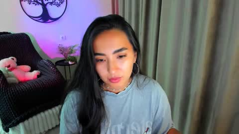 dudetta Kim online show from 10, 11, 2025