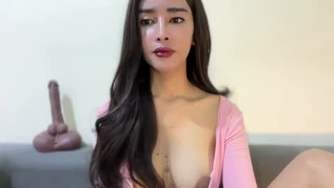 Lily online show from 5, 7, 2026