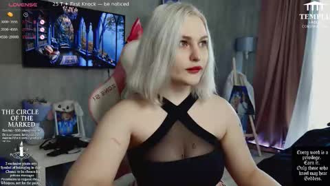 Snapshot of wounded_goddess chatting on 12, 10, 2025 Goddess Sophy online show from 12, 10, 2025