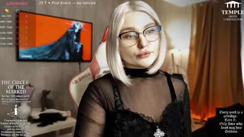 Snapshot of wounded_goddess chatting on 14, 10, 2025 Goddess Sophy online show from 14, 10, 2025