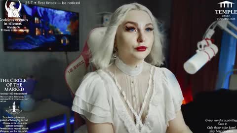 Snapshot of wounded_goddess chatting on 24, 10, 2025 Goddess Sophy online show from 24, 10, 2025