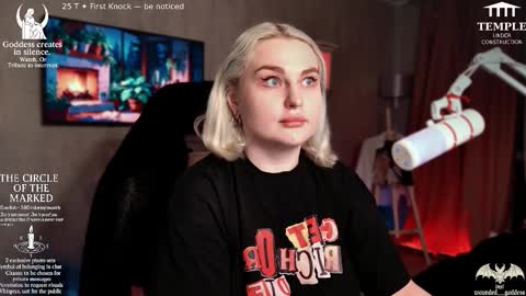 Snapshot of wounded_goddess chatting on 13, 11, 2025 Goddess Sophy online show from 13, 11, 2025