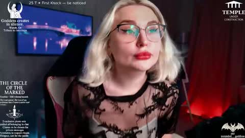 Snapshot of wounded_goddess chatting on 15, 11, 2025 Goddess Sophy online show from 15, 11, 2025