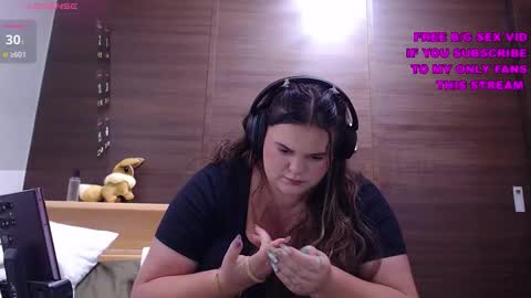 Snapshot of wow_its_kaitlyn chatting on 25, 11, 2025 Kaitlyn xx online show from 25, 11, 2025