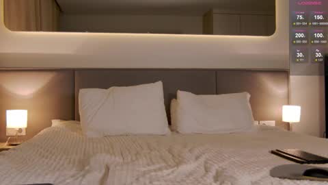 Snapshot of wow_peach_girl chatting on 10, 9, 2025 Liza online show from 10, 9, 2025