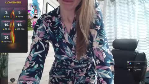 Snapshot of wow_porno_ chatting on 19, 11, 2025 Anna online show from 19, 11, 2025