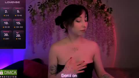 Snapshot of wow_sue chatting on 28, 10, 2025 Sue online show from 28, 10, 2025