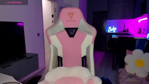 Emi online show from 14, 2, 2026