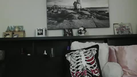 Snapshot of wrenleigh chatting on 2, 2, 2025 Crystal Lake online show from 2, 2, 2025