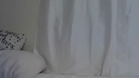 Snapshot of wrenleigh chatting on 19, 10, 2025 Crystal Lake online show from 19, 10, 2025