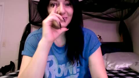 Snapshot of wrenleigh chatting on 20, 6, 2026 Crystal Lake online show from 20, 6, 2026