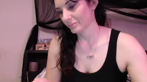 Snapshot of wrenleigh chatting on 21, 6, 2026 Crystal Lake online show from 21, 6, 2026
