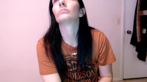 Snapshot of wrenleigh chatting on 21, 7, 2026 Crystal Lake online show from 21, 7, 2026