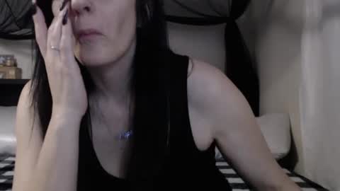 Snapshot of wrenleigh chatting on 27, 7, 2026 Crystal Lake online show from 27, 7, 2026