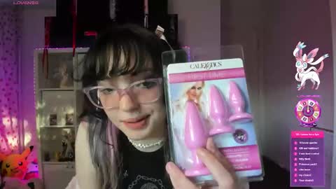 Snapshot of wrenvalentine chatting on 16, 9, 2025 Wren Valentine online show from 16, 9, 2025