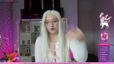 Snapshot of wrenvalentine chatting on 21, 9, 2025 Wren Valentine online show from 21, 9, 2025