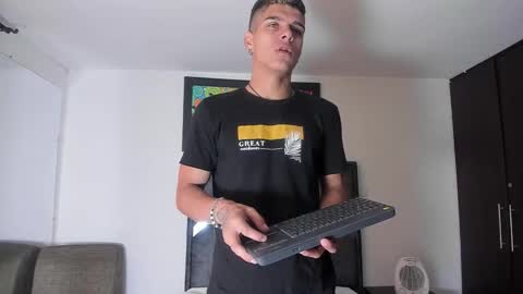 Snapshot of wyatt_2 chatting on 29, 10, 2025 wyatt online show from 29, 10, 2025